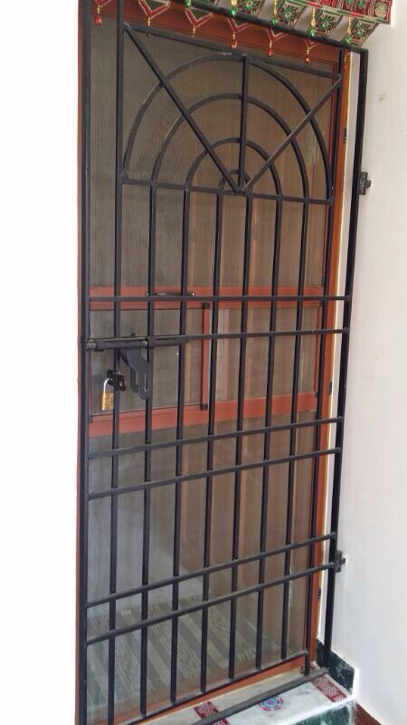 Single Door Type